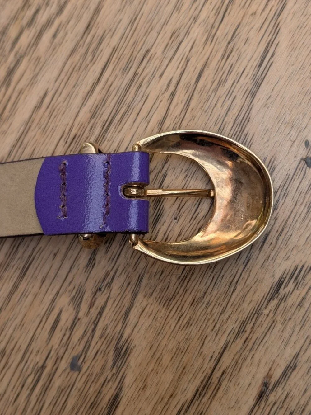 Vintage genuine leather bright vivid purple belt with gold buckle M/L
